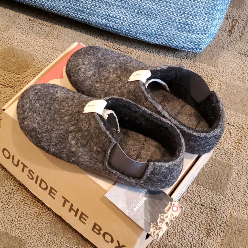 Baabuk slippers size eu 35 brand new!